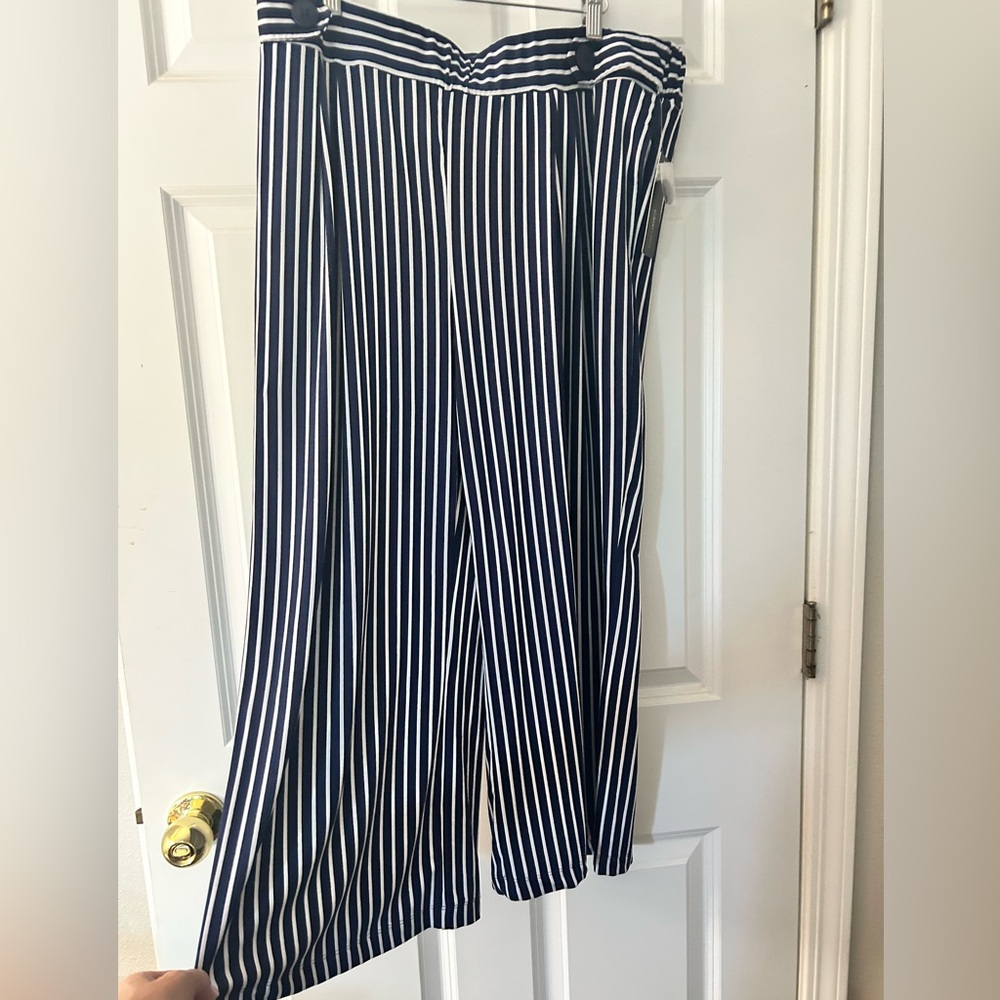 NWT Striped Navy/White cropped knit pull-on pants